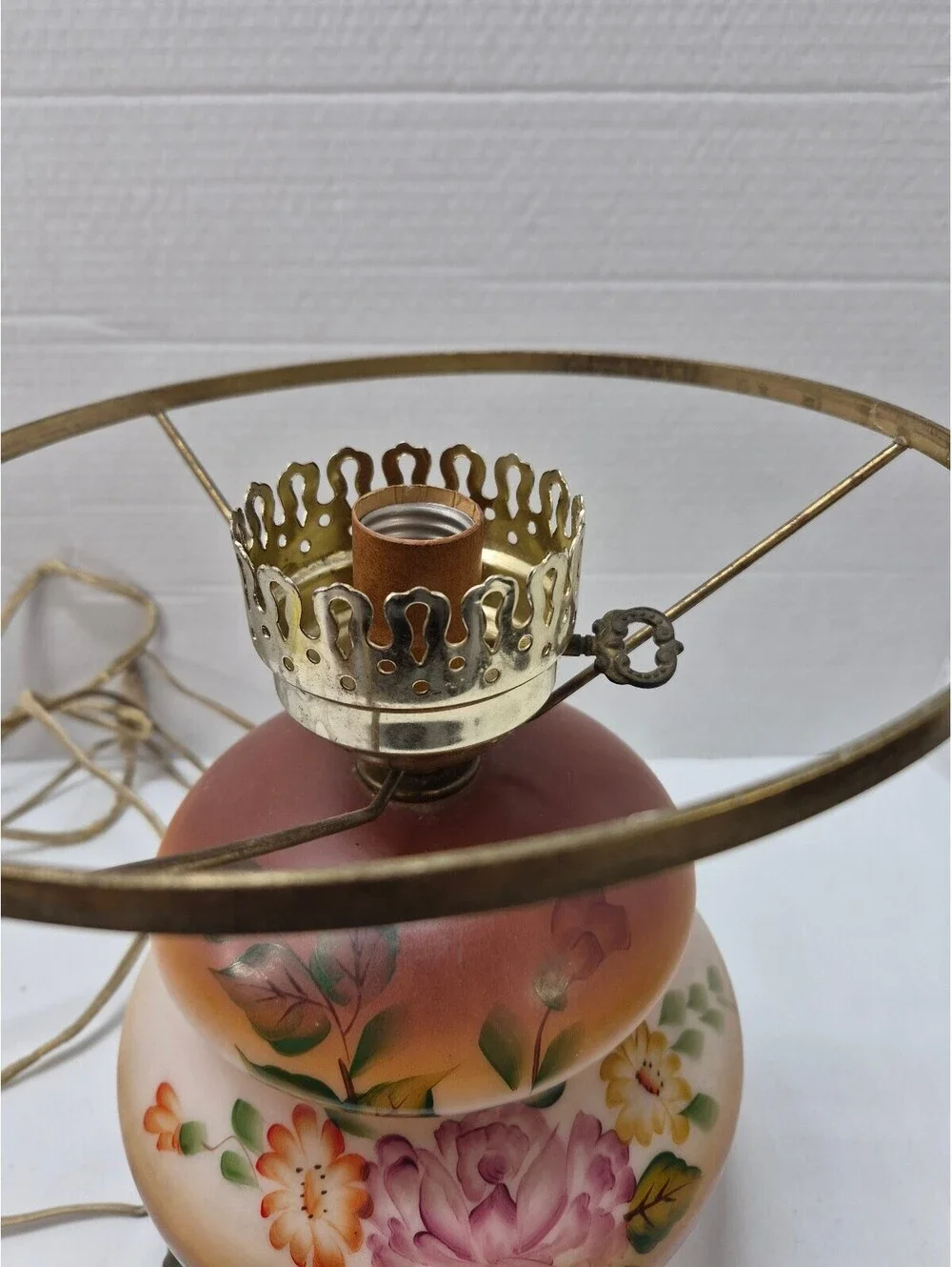 Vintage Electric Table Lamp with Hand-Painted Floral Glass Ornate Base only J78